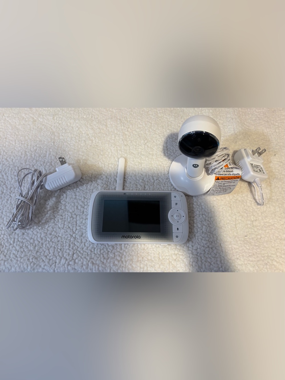 Motorola White Video Baby Monitor with Screen and Camera